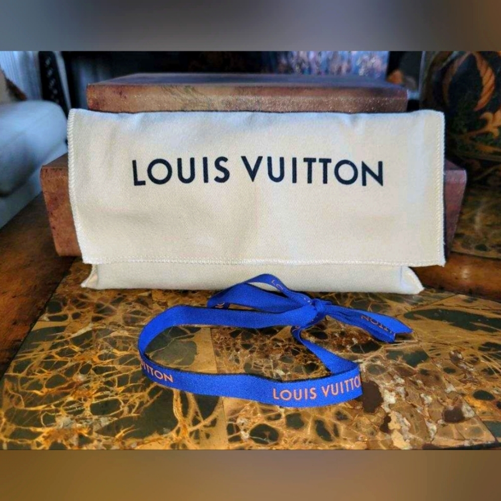 Louis Vuitton mini run porte international - Picture 4 of 11